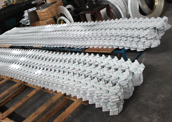 Silver Grey PVDF Painting U84R Aluminum Sun Shade System , Sun Blocking Metal Louver